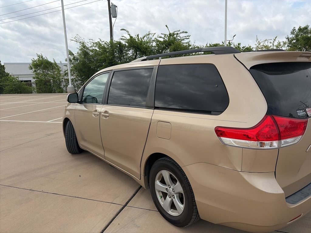 2012 Toyota Sienna Base 7 Passenger