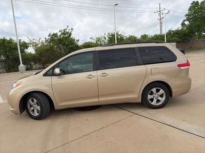 2012 Toyota Sienna Base 7 Passenger