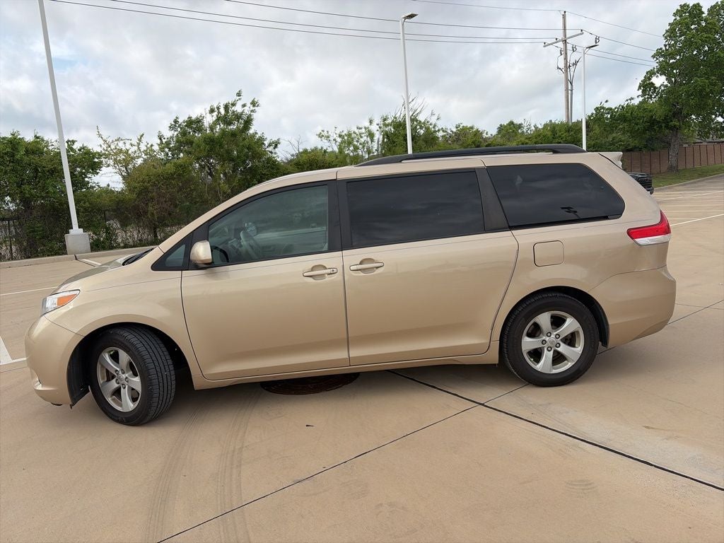 2012 Toyota Sienna Base 7 Passenger
