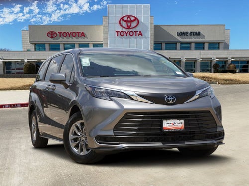 2026 Toyota Sienna LE 8 Passenger