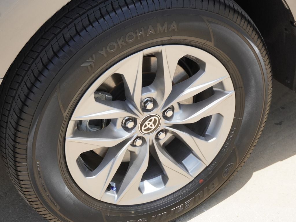 2026 Toyota Sienna LE 8 Passenger