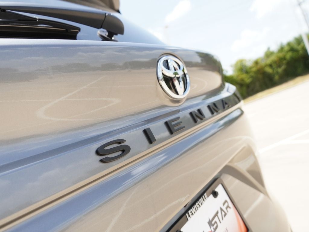 2026 Toyota Sienna LE 8 Passenger