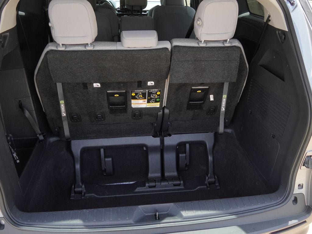 2026 Toyota Sienna LE 8 Passenger