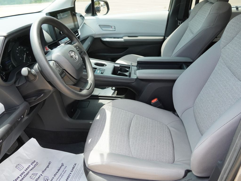 2026 Toyota Sienna LE 8 Passenger