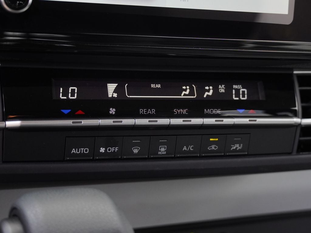 2026 Toyota Sienna LE 8 Passenger