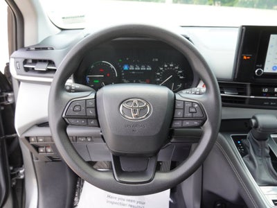 2026 Toyota Sienna LE 8 Passenger