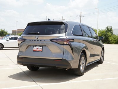 2026 Toyota Sienna LE 8 Passenger