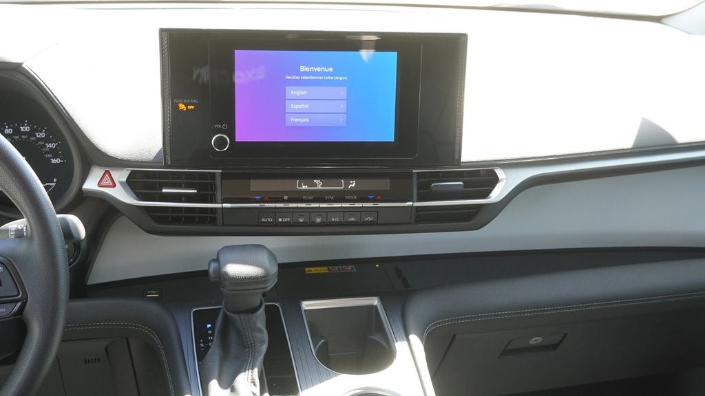 2025 Toyota Sienna LE 8 Passenger