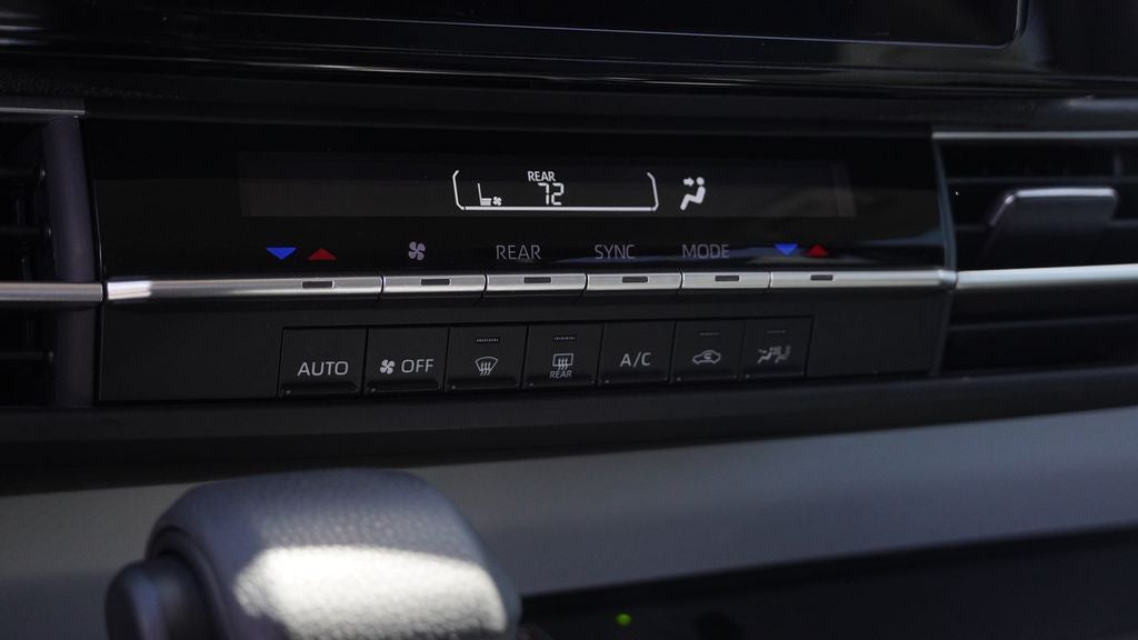 2025 Toyota Sienna LE 8 Passenger