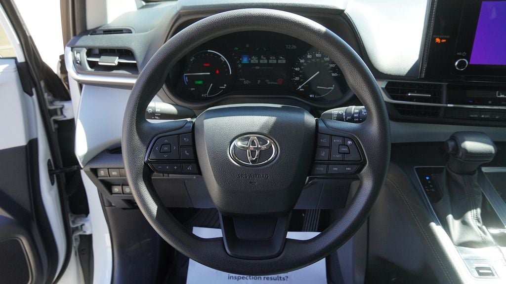 2025 Toyota Sienna LE 8 Passenger
