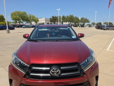 2019 Toyota Highlander SE