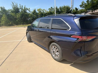 2021 Toyota Sienna XLE
