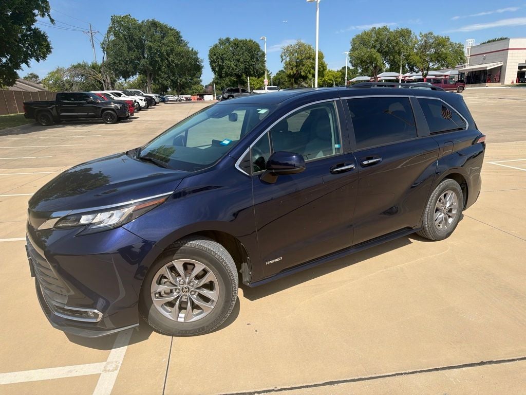 2021 Toyota Sienna XLE