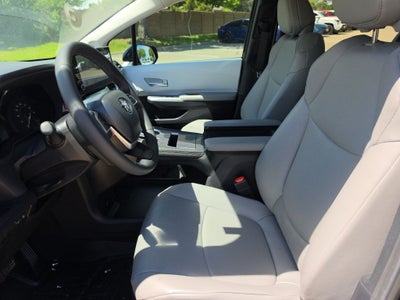 2026 Toyota Sienna XLE 8 Passenger