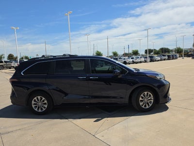 2026 Toyota Sienna XLE 8 Passenger