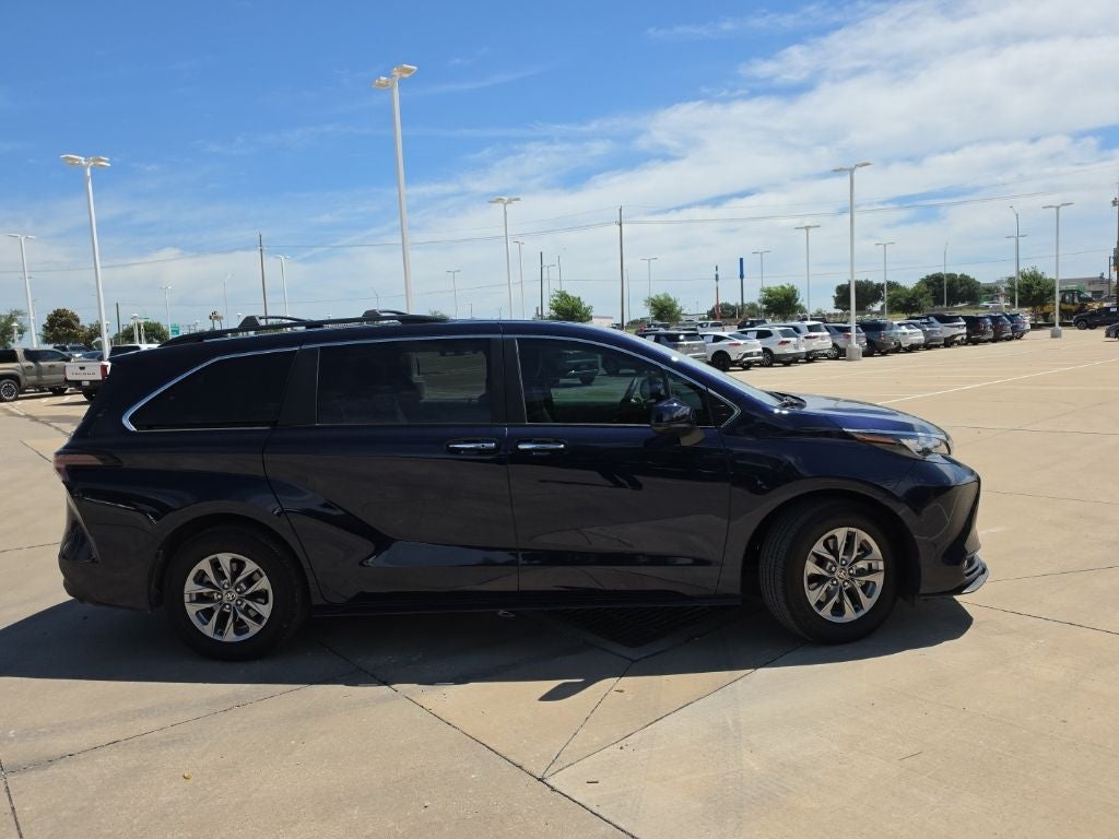2026 Toyota Sienna XLE 8 Passenger