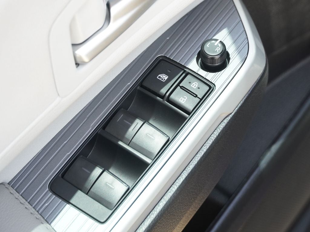 2026 Toyota Sienna XLE 8 Passenger