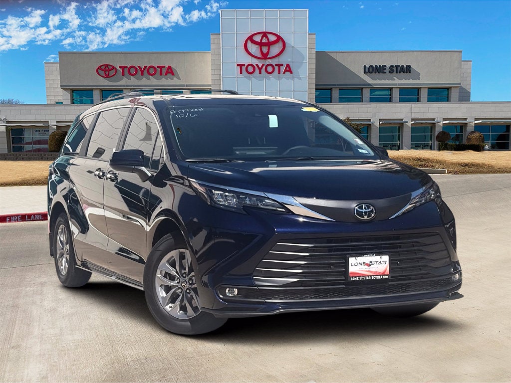 2026 Toyota Sienna XLE 8 Passenger