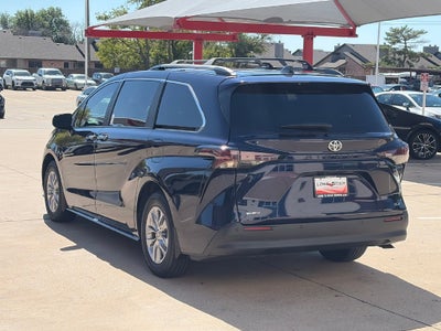 2026 Toyota Sienna XLE 8 Passenger