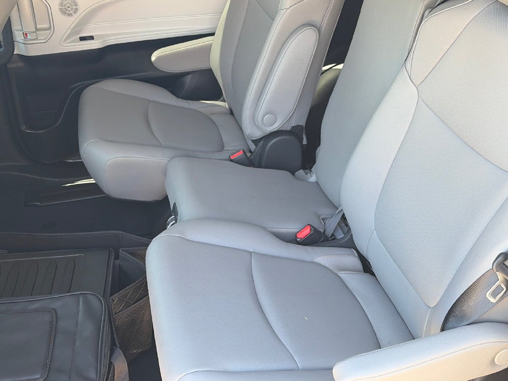 2026 Toyota Sienna XLE 8 Passenger