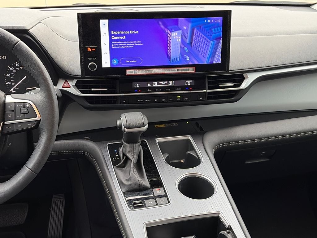 2025 Toyota Sienna XLE 8 Passenger