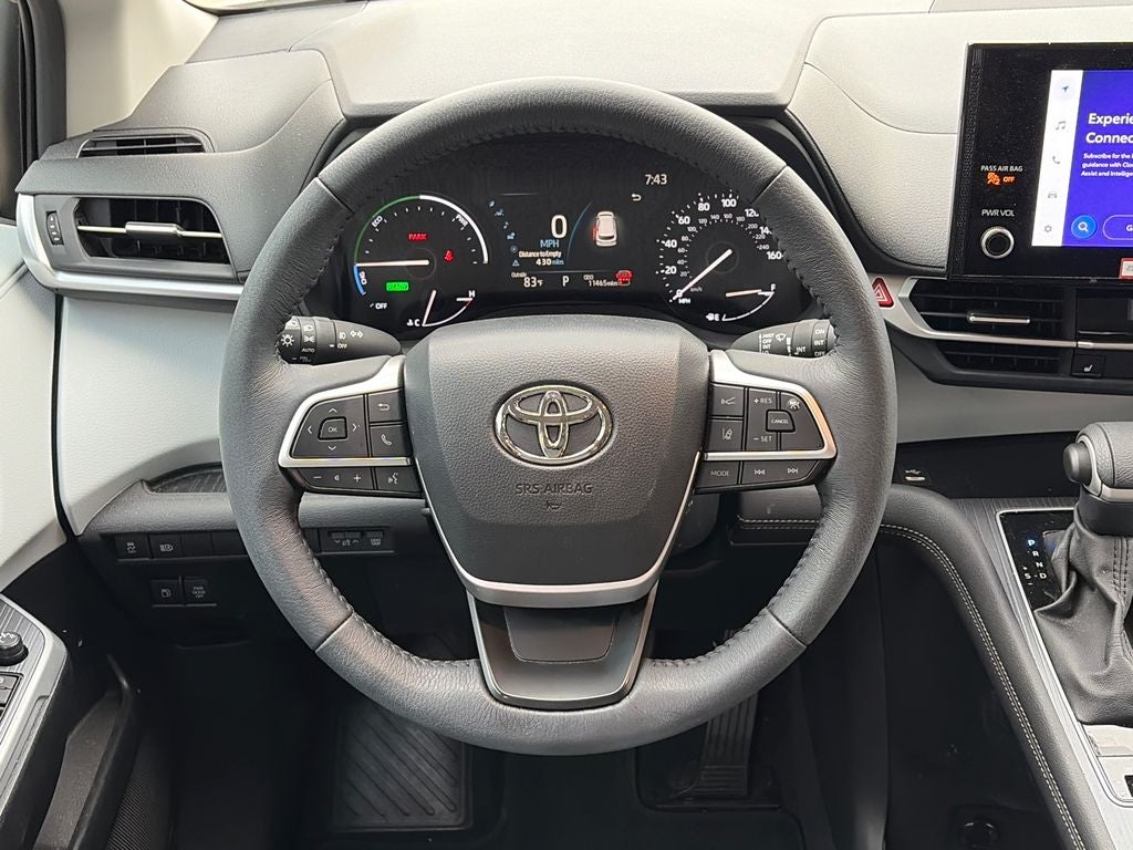 2025 Toyota Sienna XLE 8 Passenger