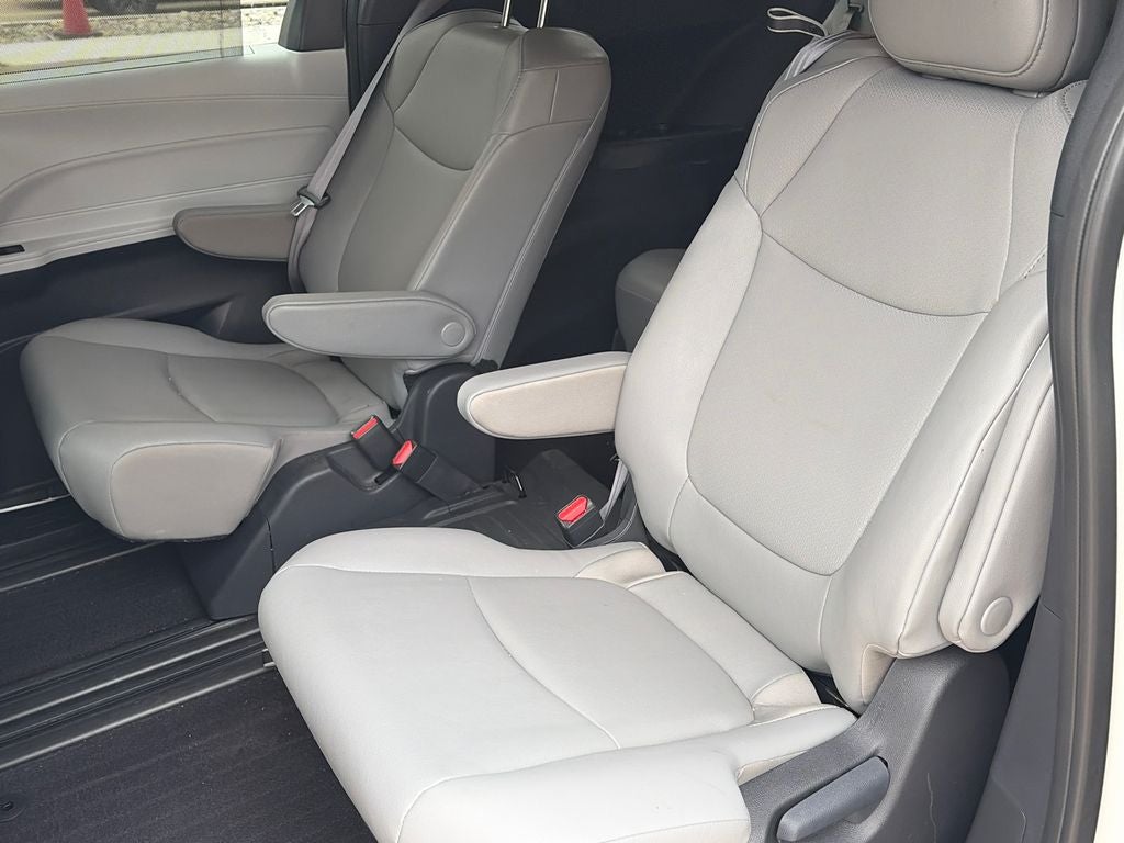 2025 Toyota Sienna XLE 8 Passenger