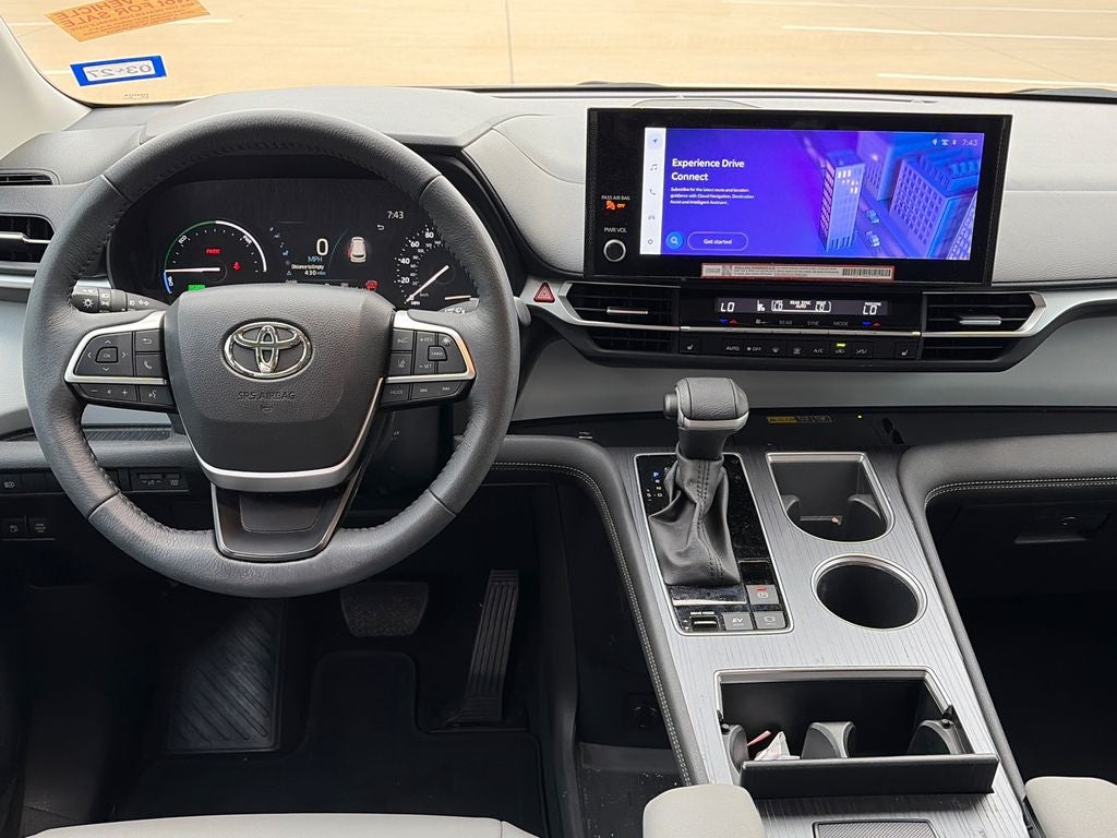 2025 Toyota Sienna XLE 8 Passenger