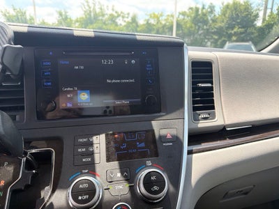 2017 Toyota Sienna XLE 8 Passenger