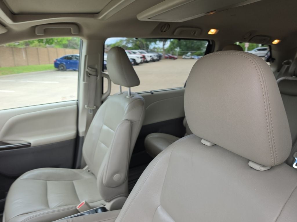 2017 Toyota Sienna XLE Premium 7 Passenger