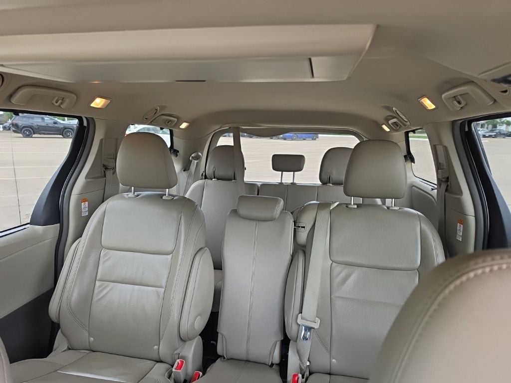 2017 Toyota Sienna XLE Premium 7 Passenger