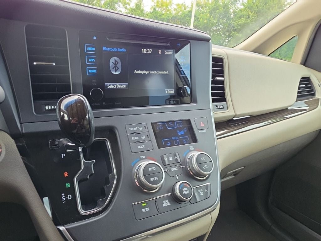2017 Toyota Sienna XLE Premium 7 Passenger