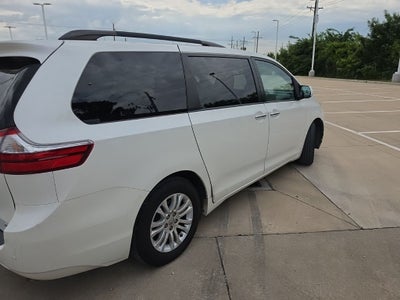 2017 Toyota Sienna XLE Premium 7 Passenger