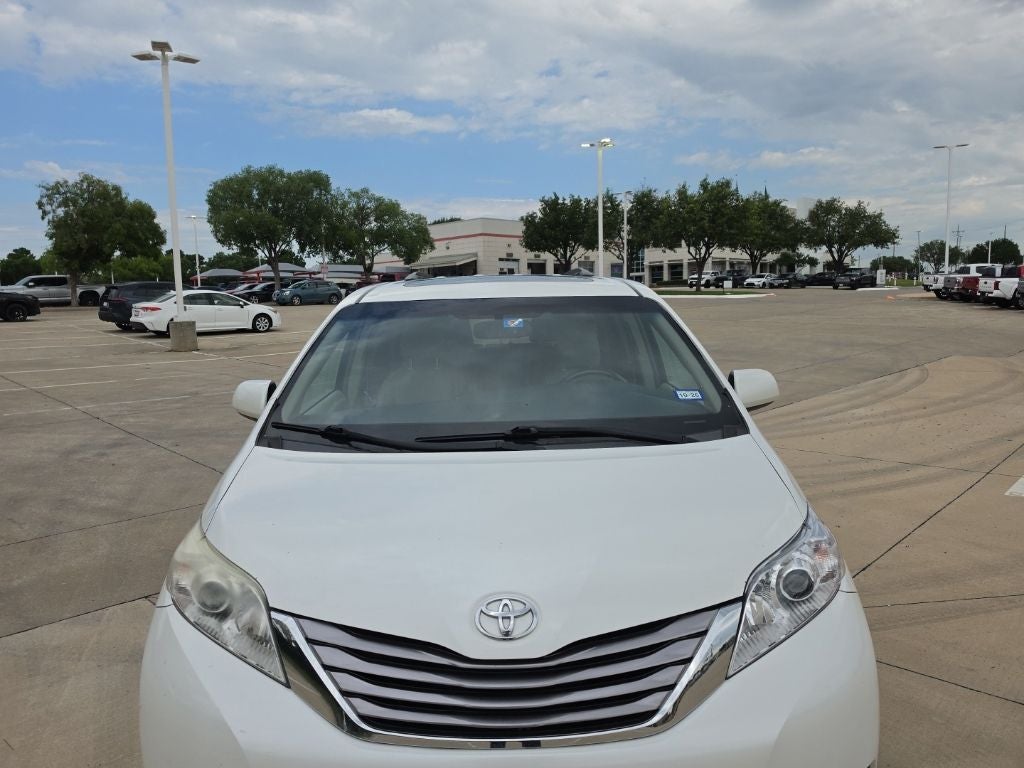 2017 Toyota Sienna XLE Premium 7 Passenger