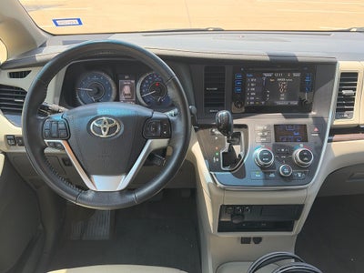 2017 Toyota Sienna XLE Premium 7 Passenger