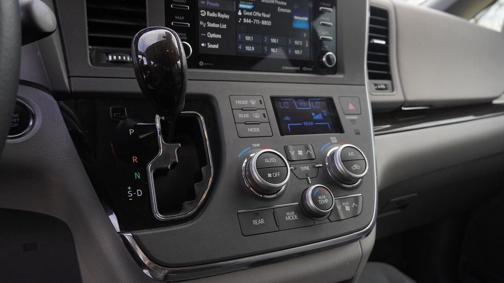 2018 Toyota Sienna XLE 7 Passenger