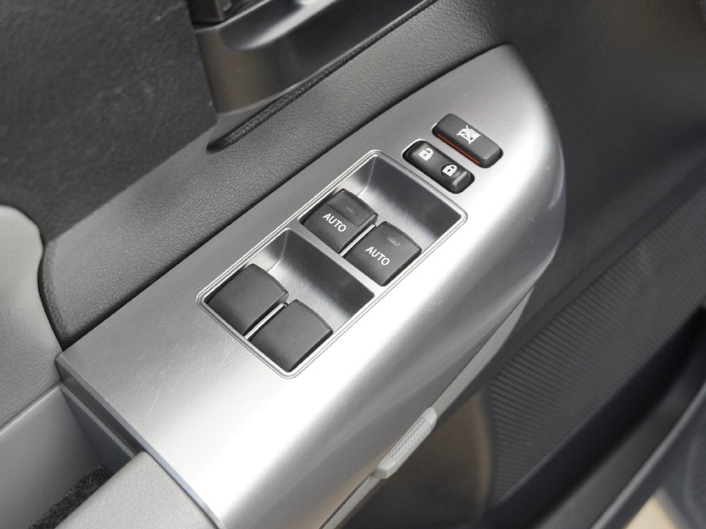 2020 Toyota Sequoia SR5 5.7L
