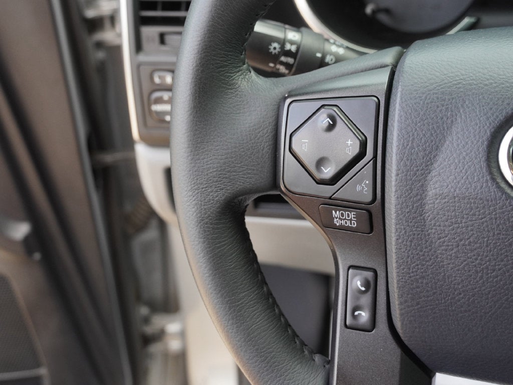 2020 Toyota Sequoia SR5 5.7L