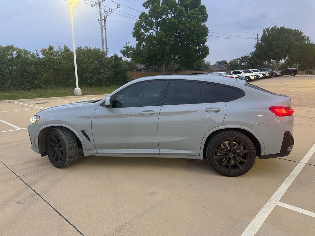 2023 BMW X4 xDrive30i