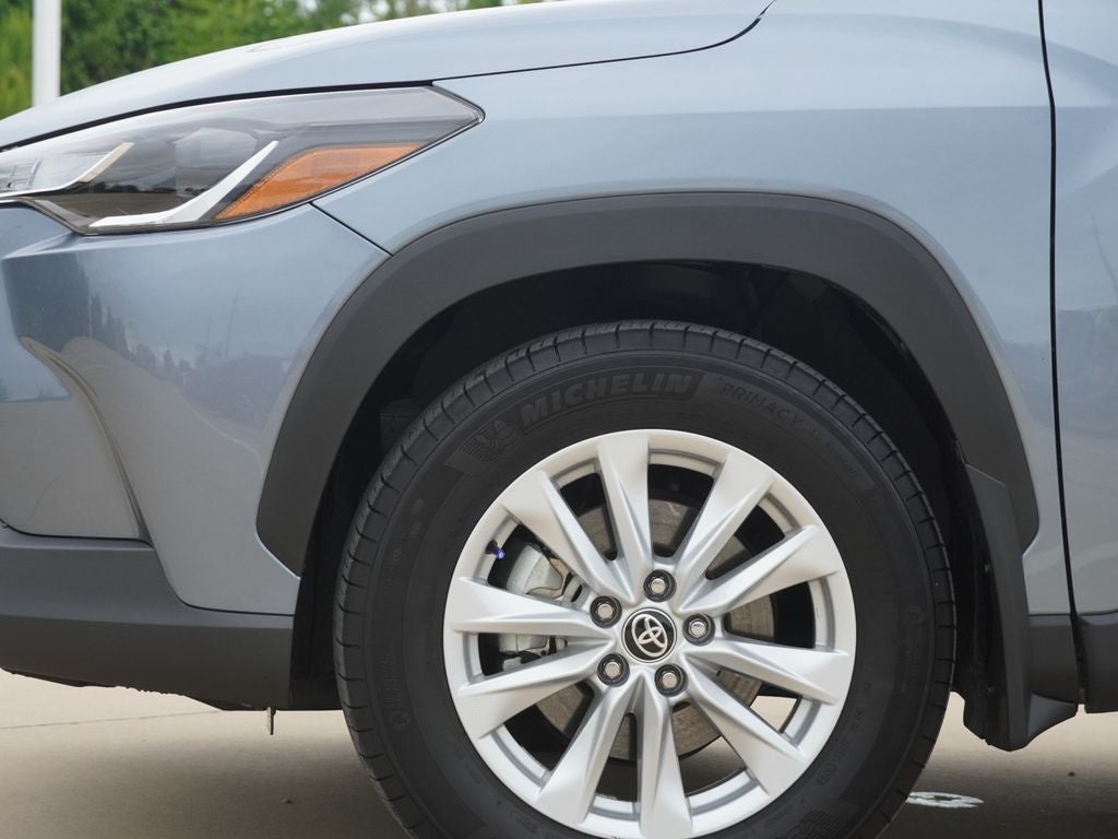 2024 Toyota Corolla Cross LE