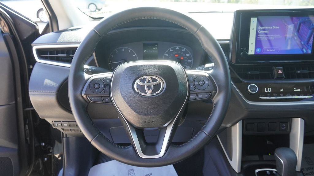 2025 Toyota Corolla Cross LE