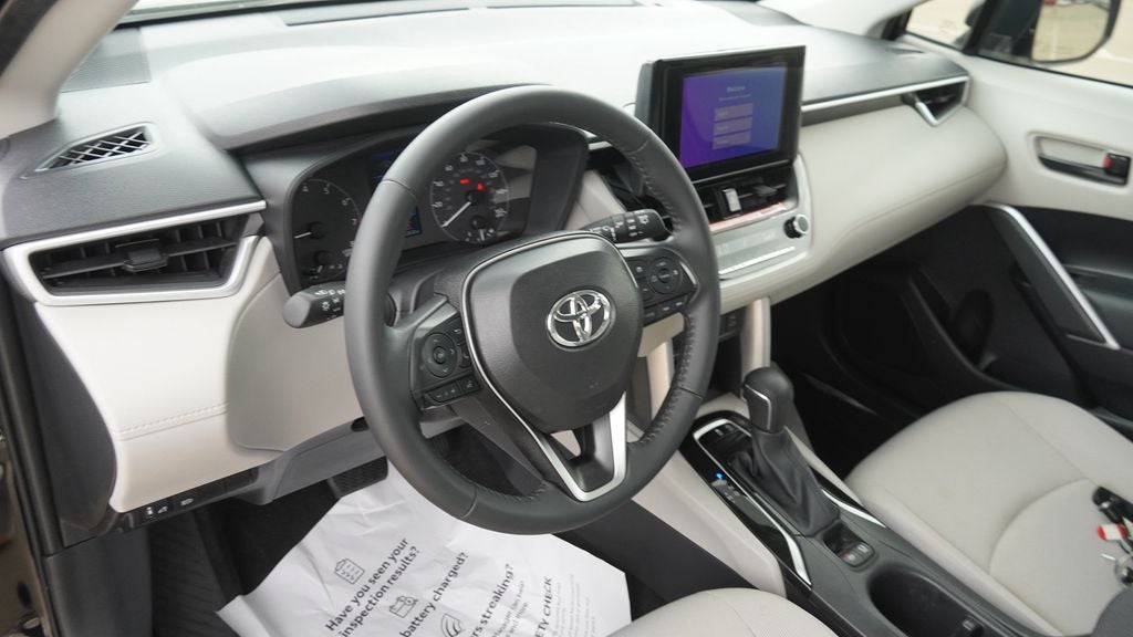 2025 Toyota Corolla Cross LE