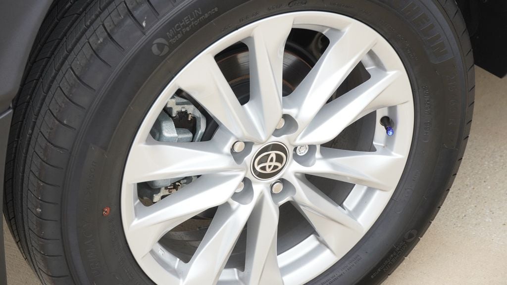 2025 Toyota Corolla Cross LE