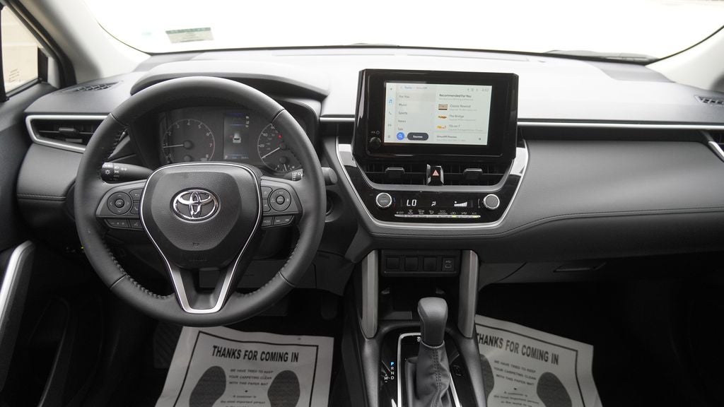 2025 Toyota Corolla Cross LE