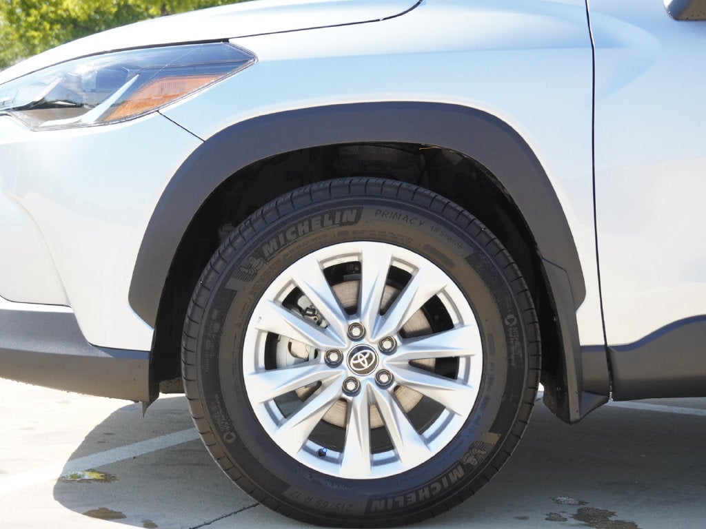 2024 Toyota Corolla Cross LE