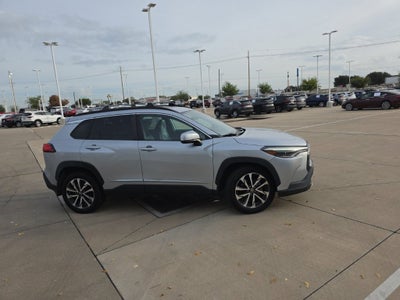 2022 Toyota Corolla Cross XLE