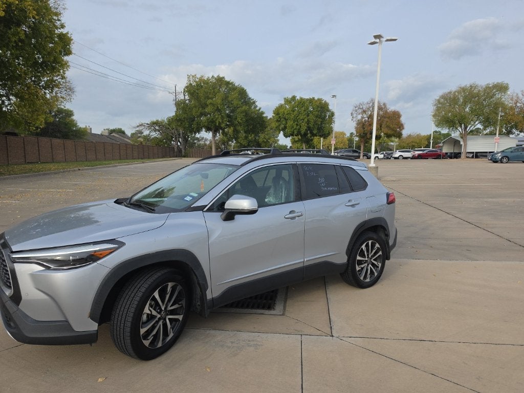 2022 Toyota Corolla Cross XLE