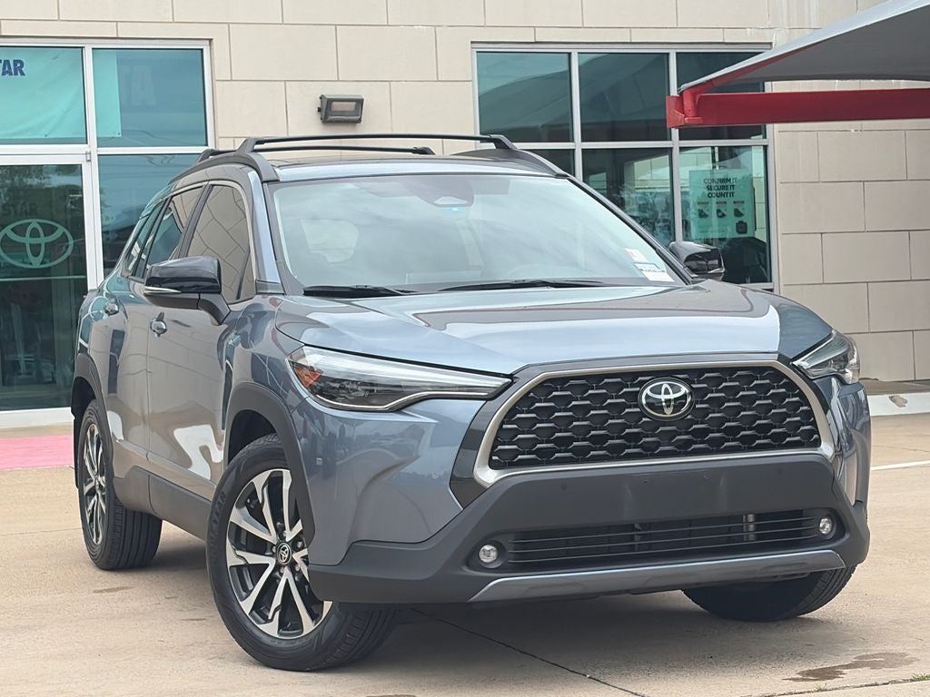 2025 Toyota Corolla Cross XLE