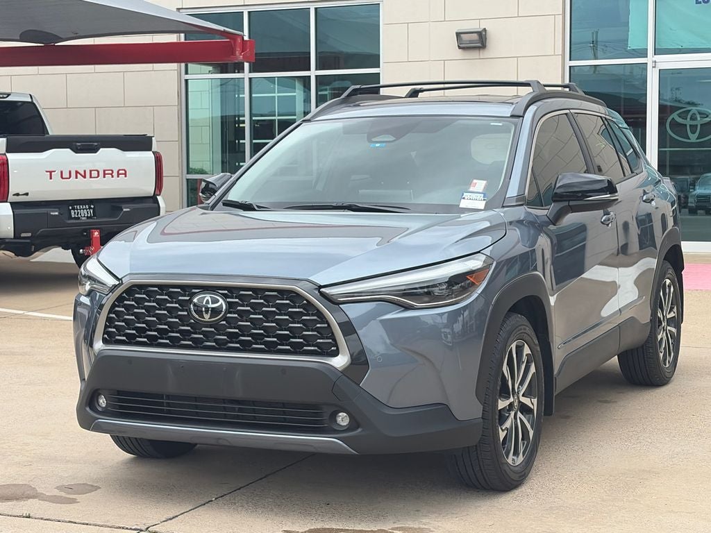 2025 Toyota Corolla Cross XLE