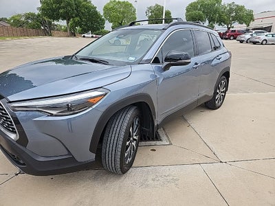 2025 Toyota Corolla Cross XLE